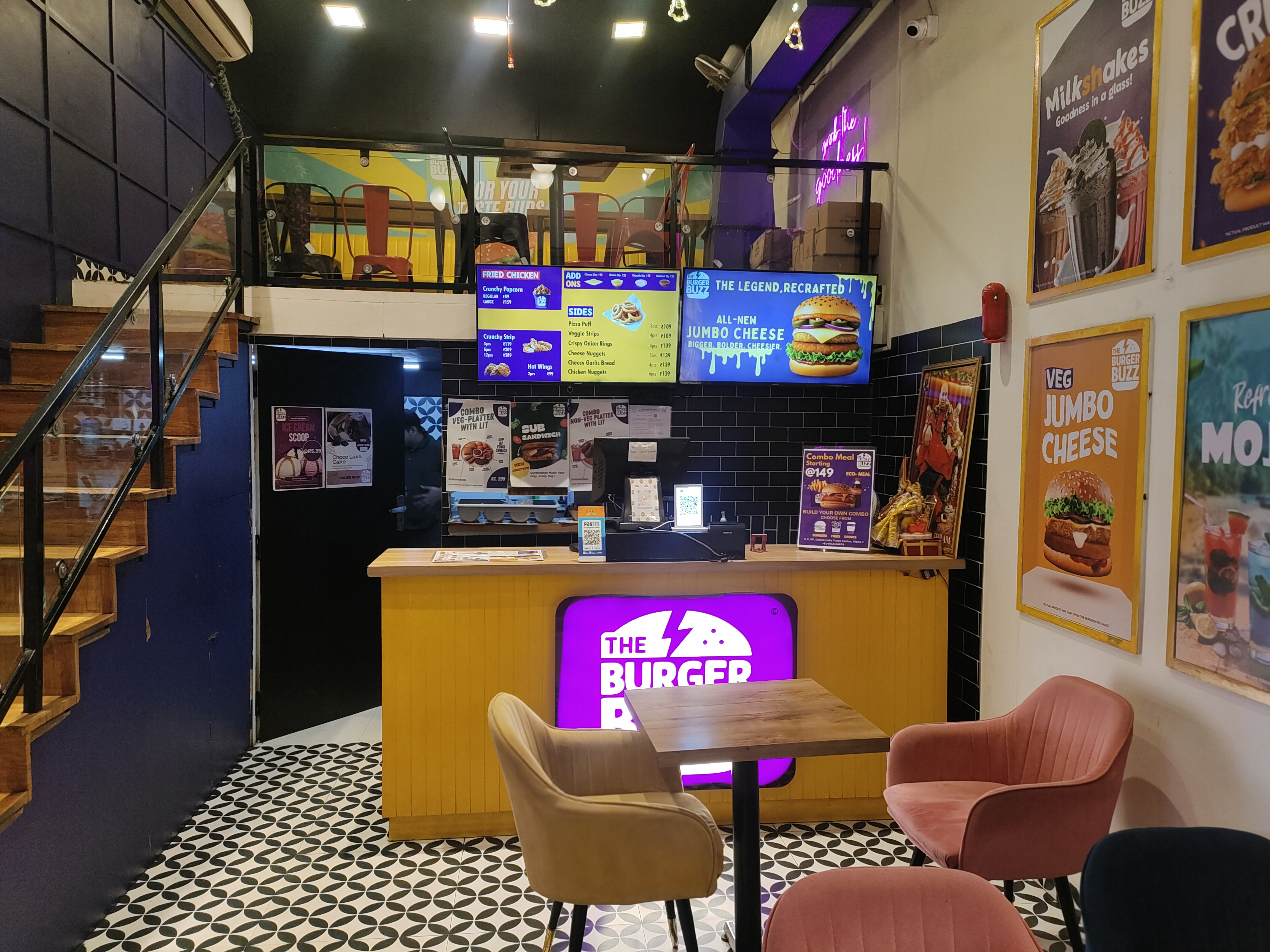 Burger Buzz Interior